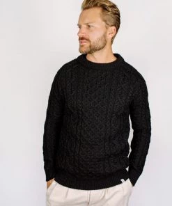 Knitwear Peregrine - Hudson Aran Jumper In Black