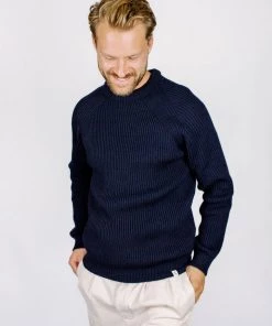 Knitwear Peregrine - Ford Crew Jumper In Navy