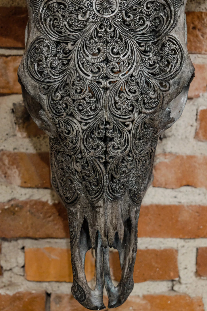 Antiques Antiques&Collectibles Hand Engraved Gray Bull Skull With Unique Horns 8 Antiques Antiques&Collectibles Hand Engraved Gray Bull Skull With Unique Horns