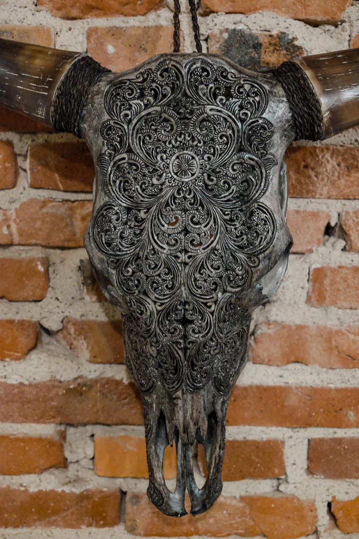 Antiques Antiques&Collectibles Hand Engraved Gray Bull Skull With Unique Horns 9 Antiques Antiques&Collectibles Hand Engraved Gray Bull Skull With Unique Horns