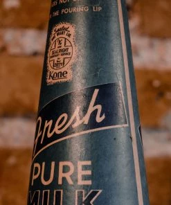 Antiques 1930/40's Dakota Paper Co. Fresh Pure Milk Cardboard Cone. Aberdeen (South Dakota)