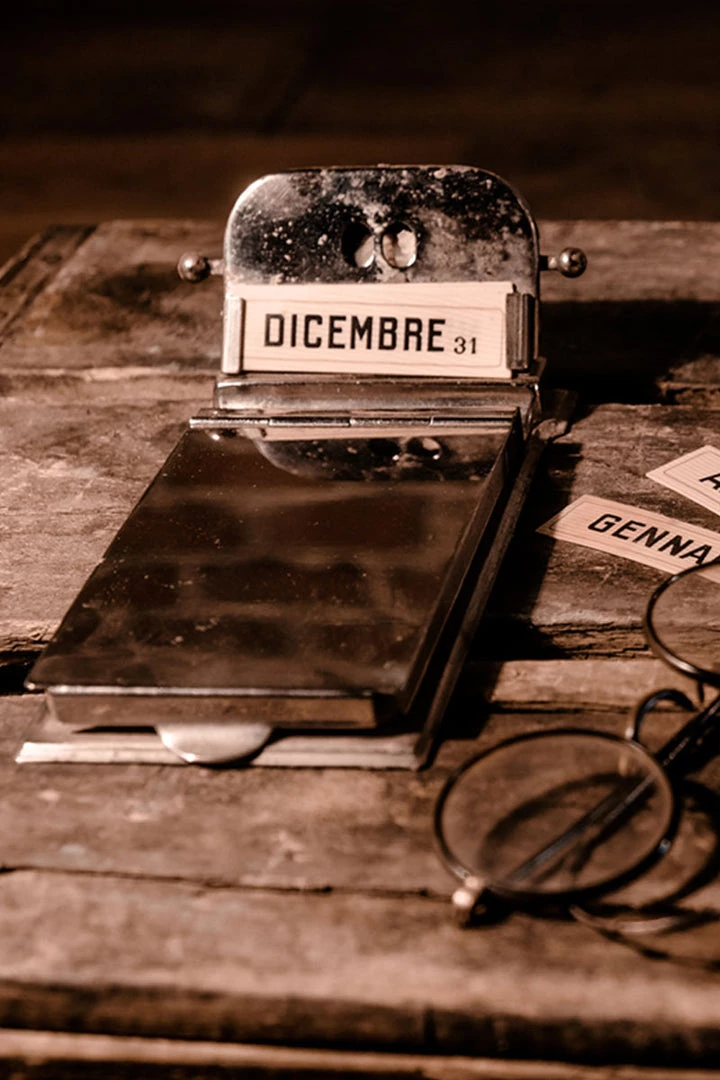 The Rugged Society Antique Metal "Monthly Calendar" / Bloc Note With Removable Month Labels (Italy) Antiques&Collectibles 3 The Rugged Society Antique Metal "Monthly Calendar" / Bloc Note With Removable Month Labels (Italy) Antiques&Collectibles