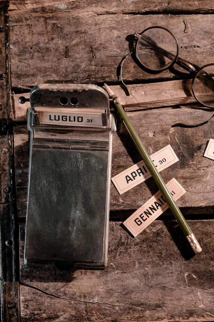 The Rugged Society Antique Metal "Monthly Calendar" / Bloc Note With Removable Month Labels (Italy) Antiques&Collectibles 5 The Rugged Society Antique Metal "Monthly Calendar" / Bloc Note With Removable Month Labels (Italy) Antiques&Collectibles